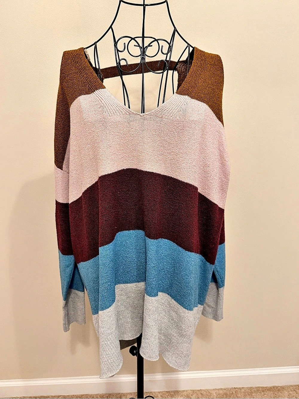 maurices Women's Striped V-Neck Cutout Open Back Knit Stretch Sweater Size L